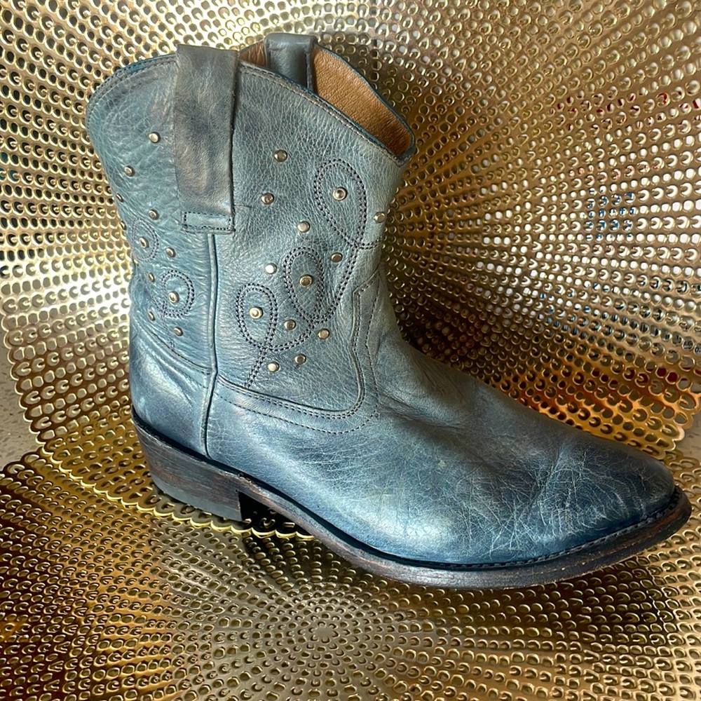 MixMooz genuine leather Cozumel cowboy boot in blue with studs